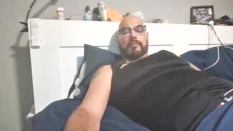 Snapshot of talllatino310 chatting on October 22, 7:22 am talllatino310 online show from October 22, 7:22 am