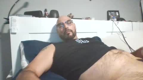 Snapshot of talllatino310 chatting on October 8, 6:30 am talllatino310 online show from October 8, 6:30 am