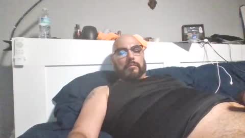 Snapshot of talllatino310 chatting on October 21, 4:39 am talllatino310 online show from October 21, 4:39 am