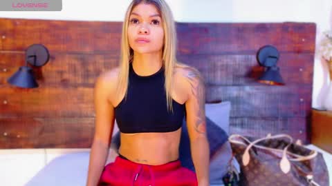    online show from March 31, 10:05 am