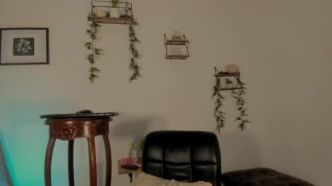  T A M A R A  online show from March 22, 8:29 am