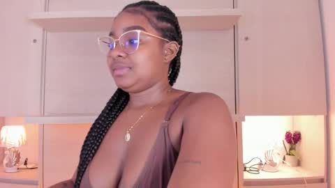 Tami online show from October 16, 8:18 pm