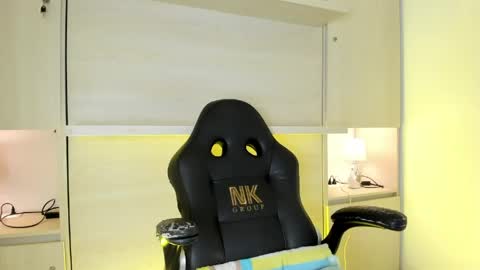 Tami online show from May 21, 8:37 pm