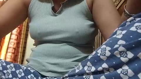 taniya_roy4628 online show from April 12, 1:53 am