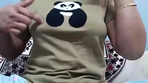 taniya_roy4628 online show from May 7, 11:06 am