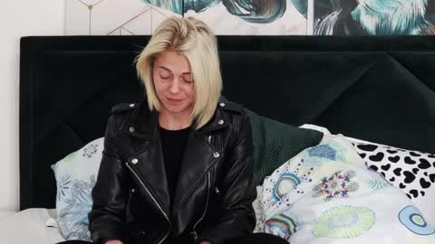 tanyaGrey online show from April 17, 5:32 am