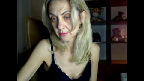 Snapshot of tanya6547 chatting on December 25, 1:51 pm tanya online show from December 25, 1:51 pm