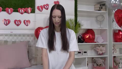 taraharriss online show from February 10, 12:30 pm