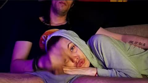 T  J   online show from November 8, 9:12 am