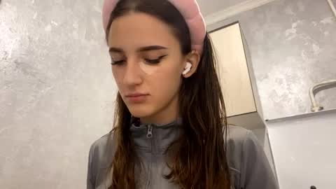 Linda online show from September 21, 8:57 pm