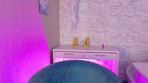 Tati online show from November 22, 5:17 am