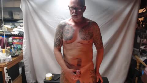 Snapshot of tatsdude chatting on September 25, 4:36 pm inkbator online show from September 25, 4:36 pm