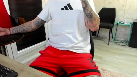 Snapshot of tattoo_couple77 chatting on September 12, 3:36 pm Nicole online show from September 12, 3:36 pm