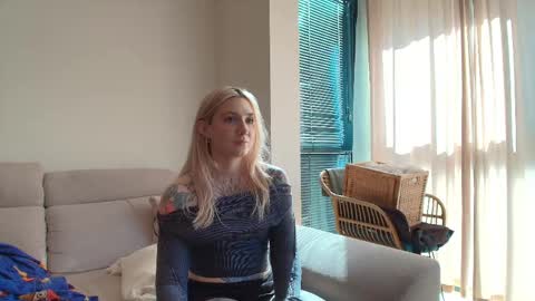 tattoobbgirl online show from April 18, 3:47 pm