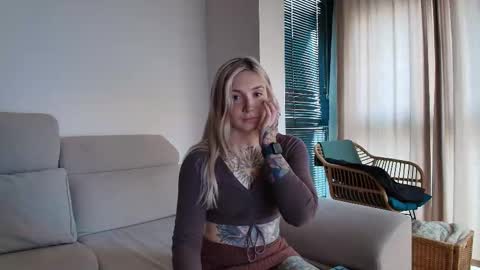 tattoobbgirl online show from January 16, 4:49 pm