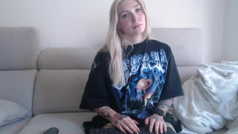 tattoobbgirl online show from October 10, 3:18 pm
