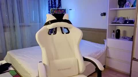 Alex but u can call me Theo online show from January 8, 4:46 pm