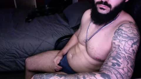 Snapshot of tattooedandbearded22 chatting on October 13, 11:40 pm tattooedandbearded22 online show from October 13, 11:40 pm