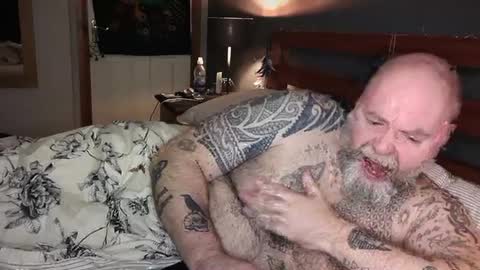Tattooeddilf 01 online show from December 6, 2:18 am