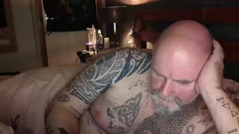 Tattooeddilf 01 online show from December 18, 11:08 pm