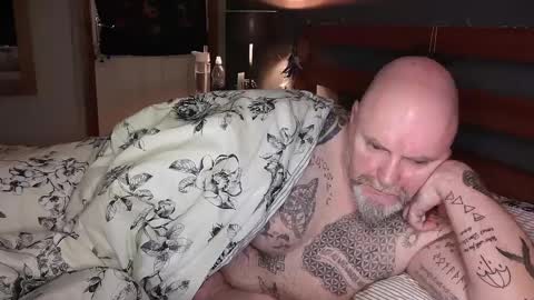 Tattooeddilf 01 online show from December 8, 2:46 am