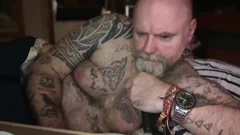 Tattooeddilf 01 online show from February 3, 2:53 am