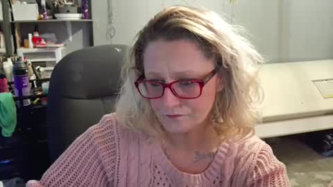 Lisa Lovely online show from February 7, 7:17 pm