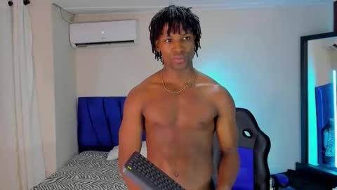 tau_montes online show from February 24, 5:43 am