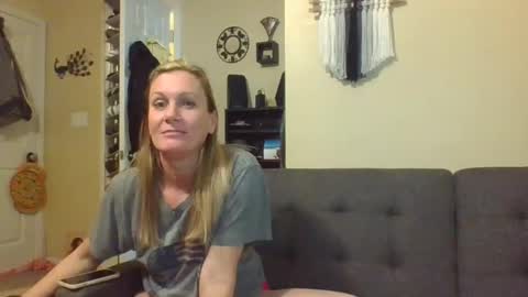 tawanda1980 online show from December 16, 4:02 am