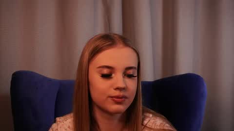 Taya online show from April 13, 4:33 pm