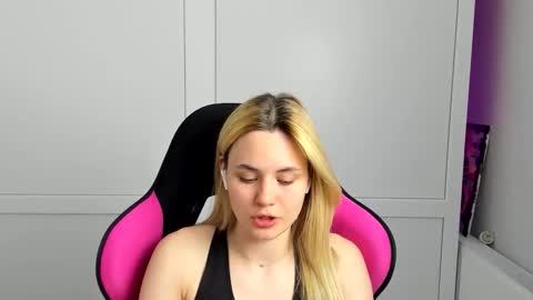 Tay online show from May 26, 7:09 pm