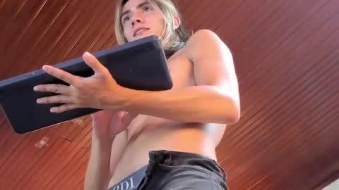 tayler_swift1 online show from December 3, 11:29 am