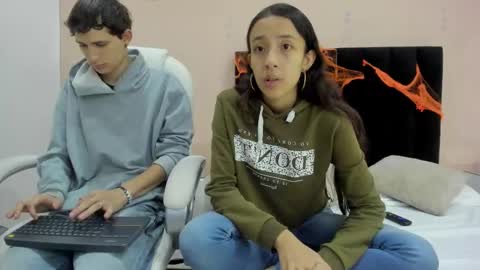Snapshot of taylor_and_exidt chatting on October 14, 12:41 pm taylor and exidt online show from October 14, 12:41 pm