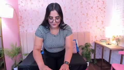 Taylor Bennet online show from March 3, 11:50 am