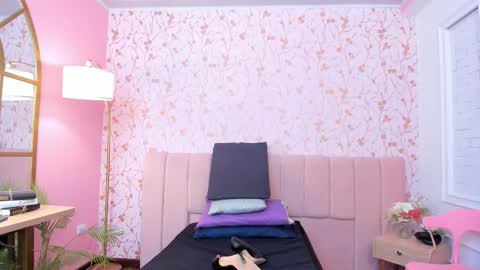 Taylor Bennet online show from March 21, 11:59 am