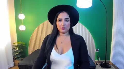 Taylor Bennet online show from November 28, 11:50 am