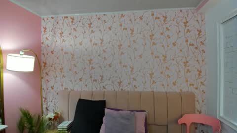 Taylor Bennet online show from February 1, 12:13 pm