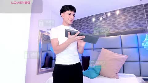 taylor_brooks_ online show from April 28, 6:12 pm