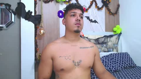 taylor_collins_2 online show from October 27, 5:46 pm