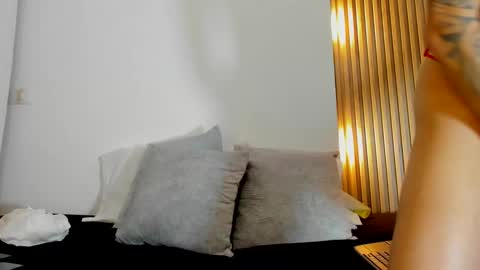 Taylor online show from September 12, 8:44 pm