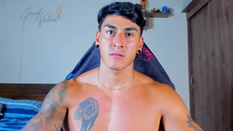 taylor_mclane1 online show from April 3, 10:28 pm