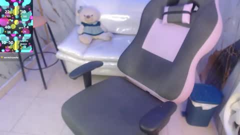 Taylor online show from December 17, 9:43 pm