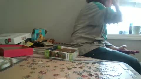 taylorslay online show from March 28, 6:09 pm