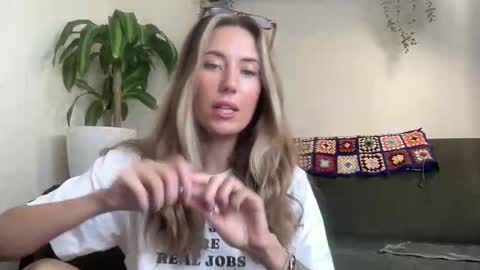 Taylor online show from September 16, 3:41 am