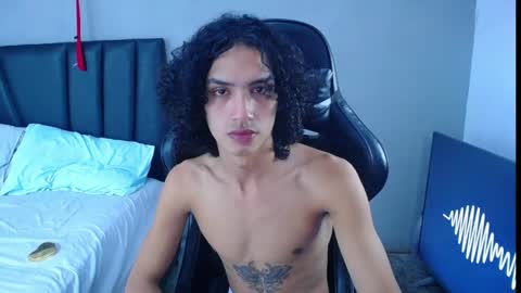 Tayron online show from April 5, 8:17 pm