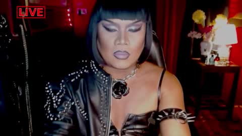 Snapshot of temptress_cocoxxx chatting on February 5, 9:07 pm Mistress Coco online show from February 5, 9:07 pm
