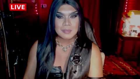 Snapshot of temptress_cocoxxx chatting on March 10, 10:18 am Mistress Coco online show from March 10, 10:18 am