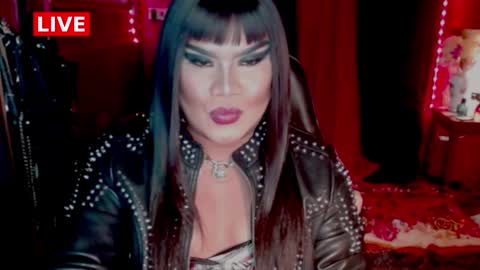 Snapshot of temptress_cocoxxx chatting on March 8, 12:33 am Mistress Coco online show from March 8, 12:33 am