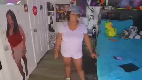 Gaia online show from October 16, 4:56 am