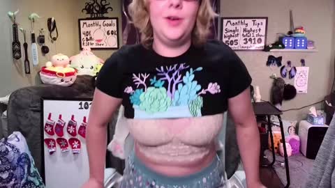 Pixie and Tentacle Overlord online show from December 4, 7:17 pm